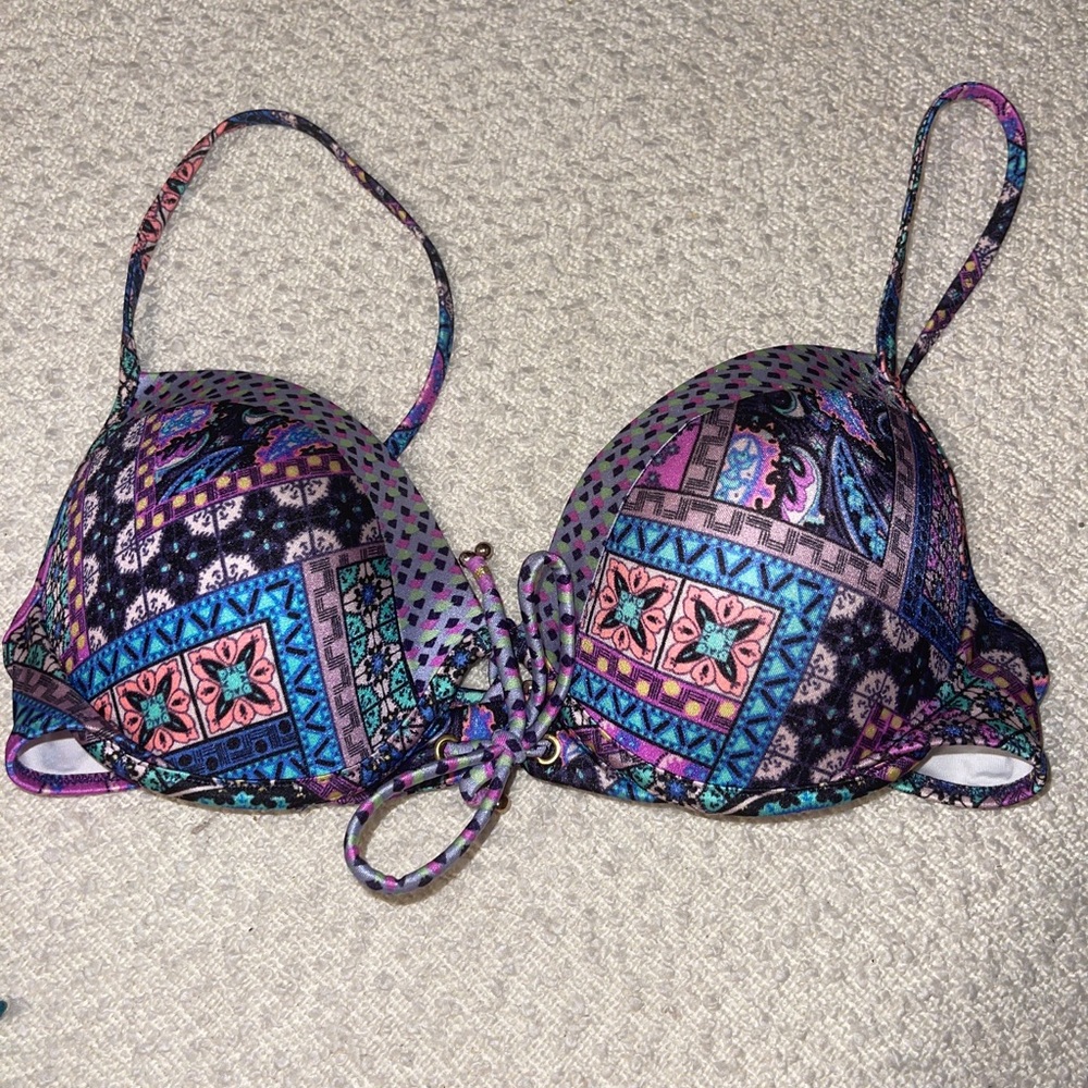Victoria’s Secret Bikini top 34C